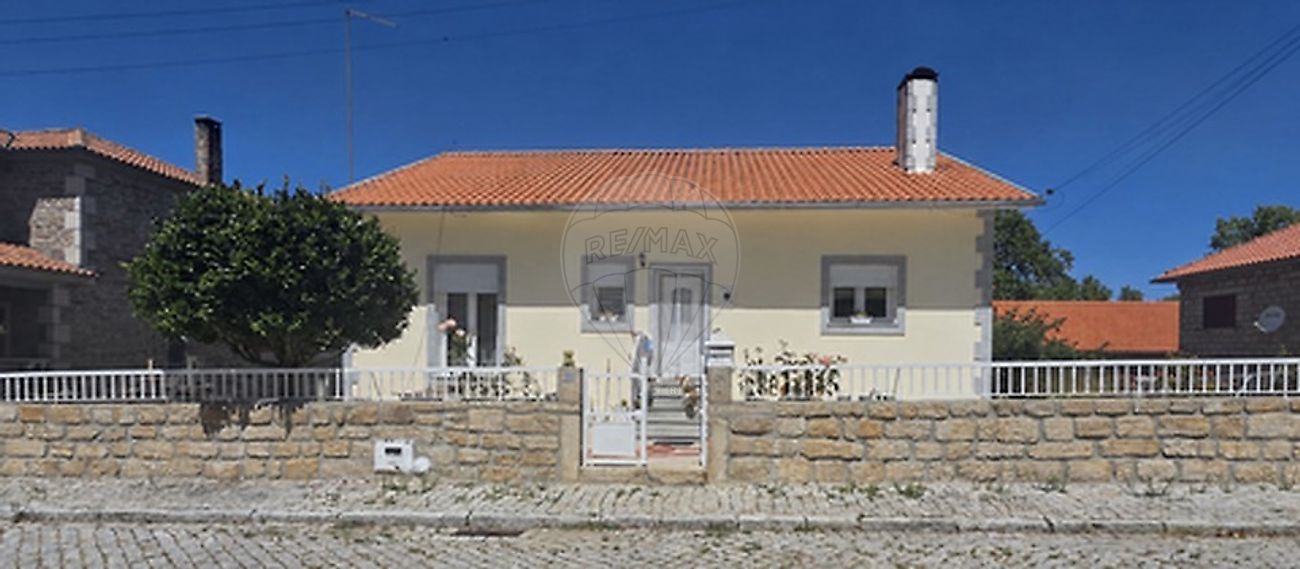 Moradia T3 - Penedono e Granja, Penedono, Viseu