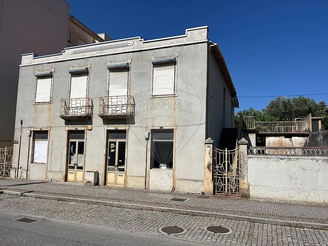 Moradia T5 para venda