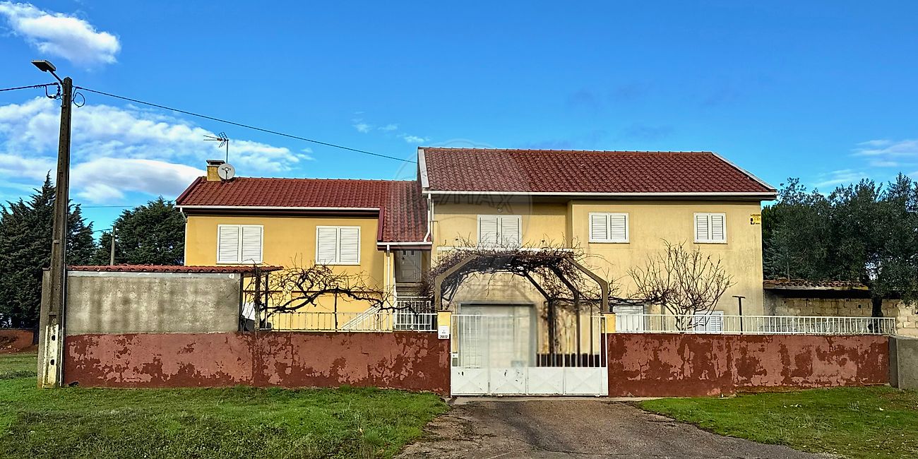 Moradia - Rio Frio e Milhão, Bragança, Bragança