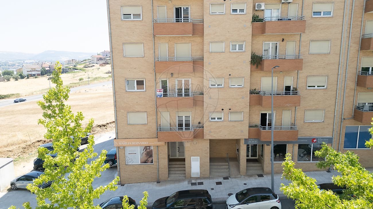 Apartamento T4 - Sé, Santa Maria e Meixedo, Bragança, Bragança