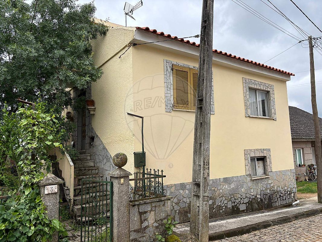 Moradia T3 em Vimioso, €72.000