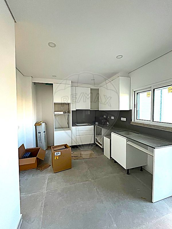listing 126091051-24 picture-0
