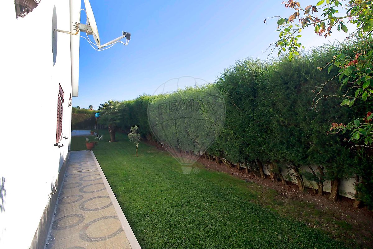 listing 126101048-14 picture-0
