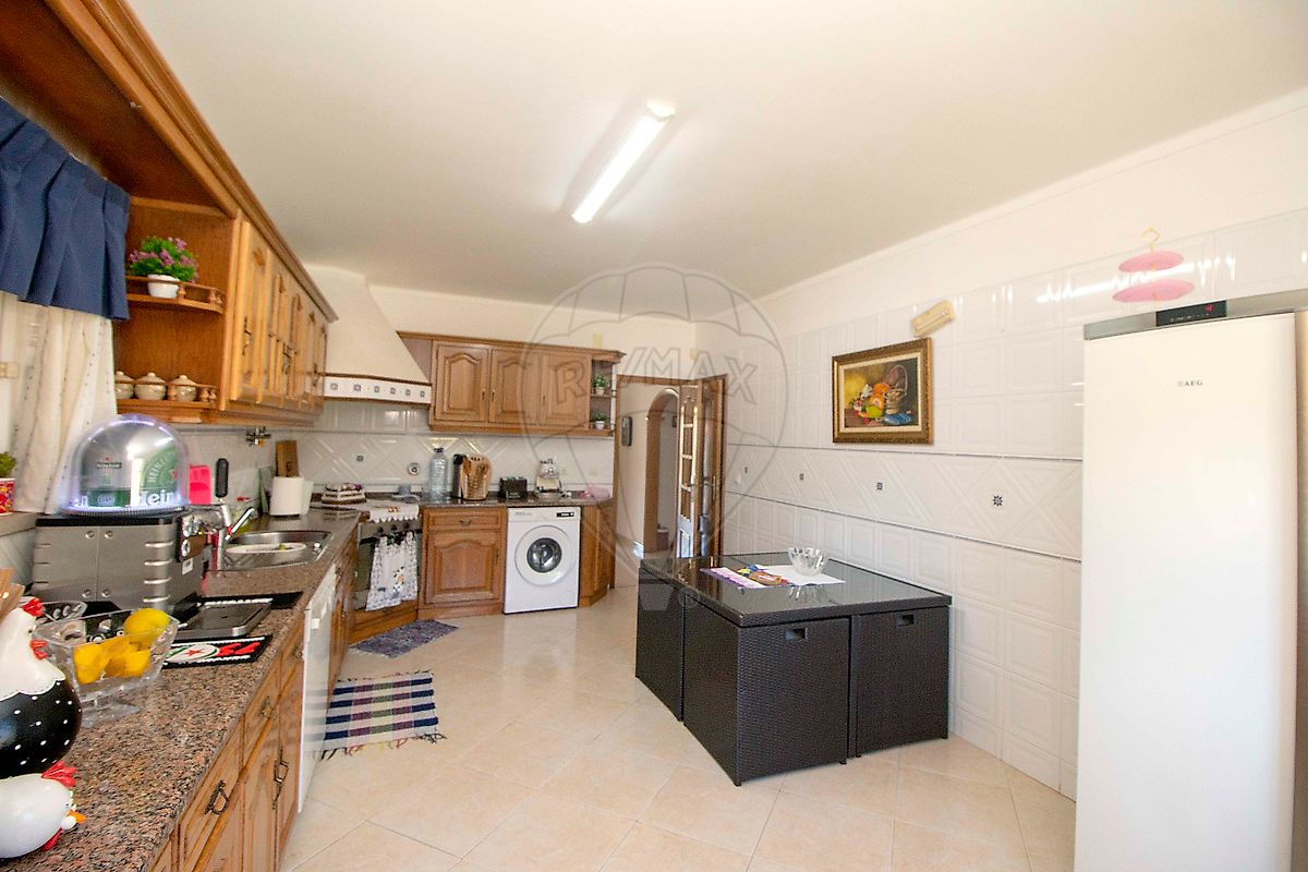 listing 126101048-14 picture-0