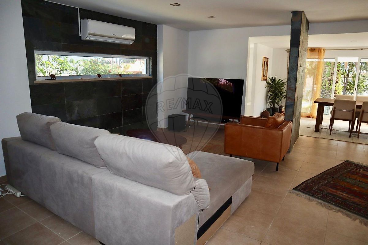 listing 126101007-38 picture-0