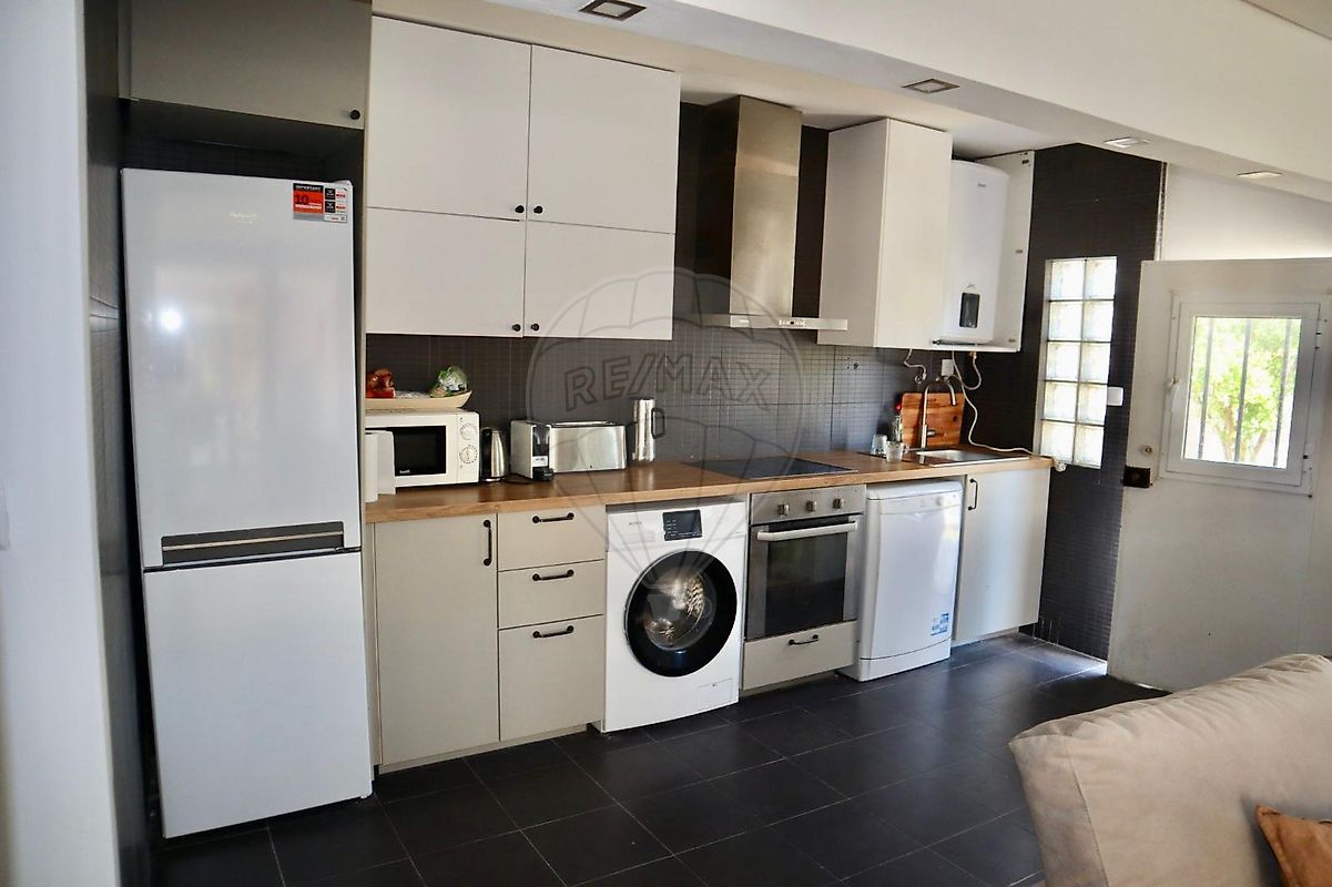 listing 126101007-38 picture-0
