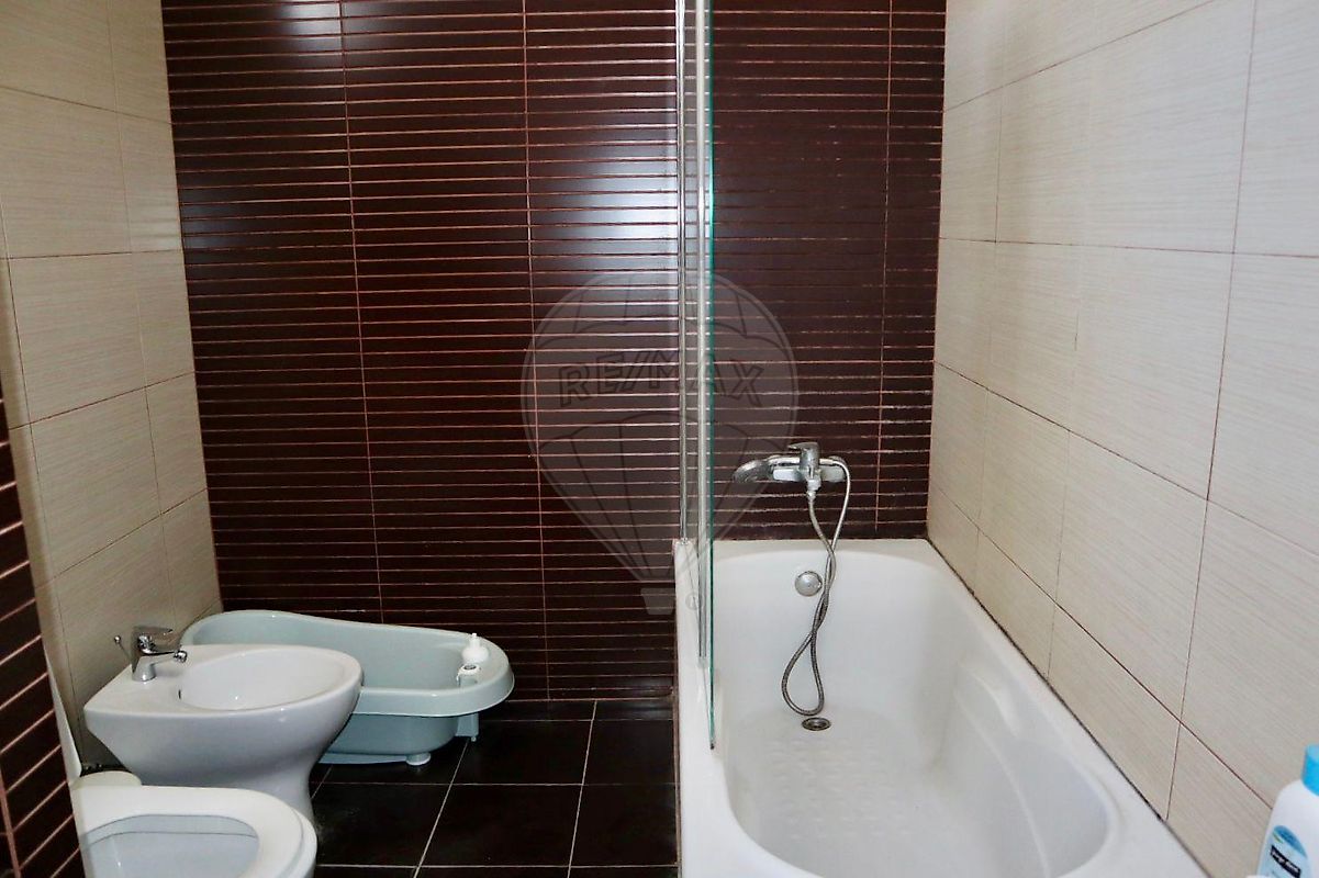 listing 126101007-38 picture-0