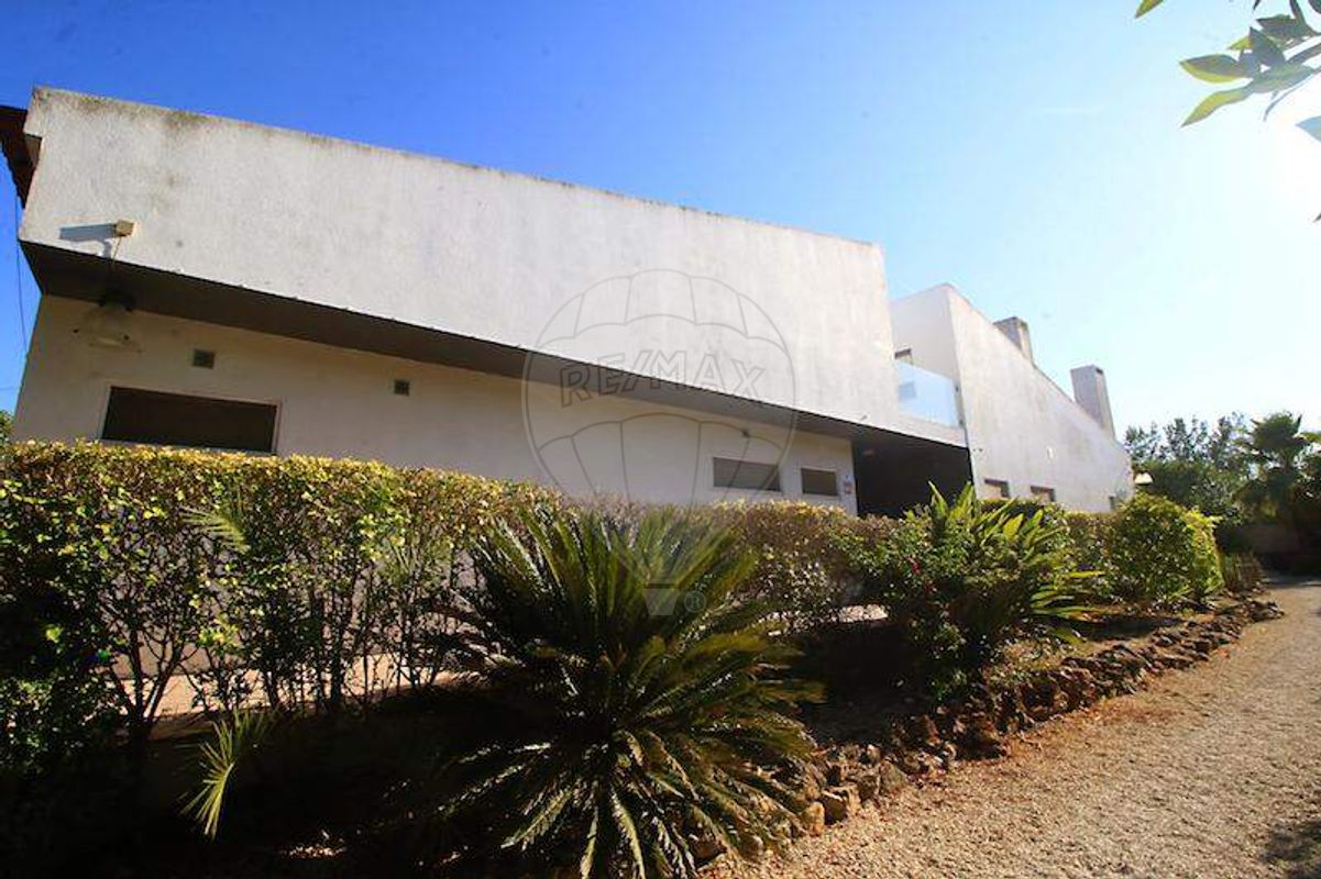 Moradia T4 para venda