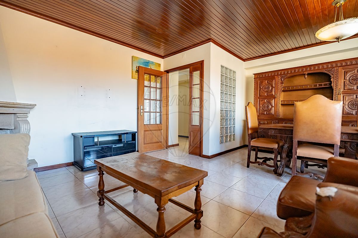 listing 126111035-28 picture-0