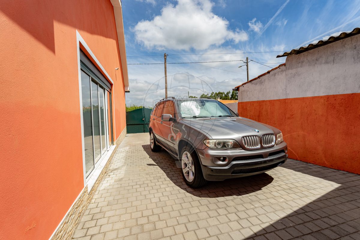 listing 126111027-33 picture-0