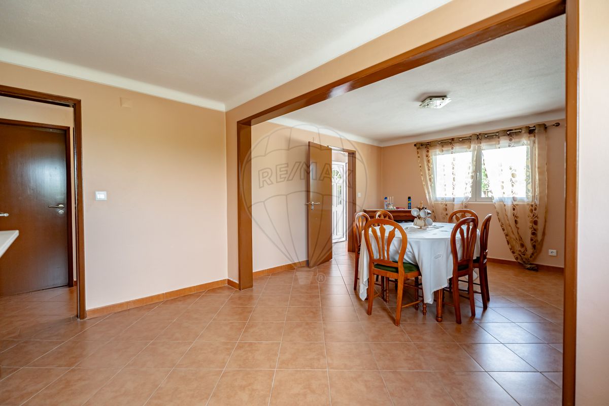 listing 126111027-33 picture-0