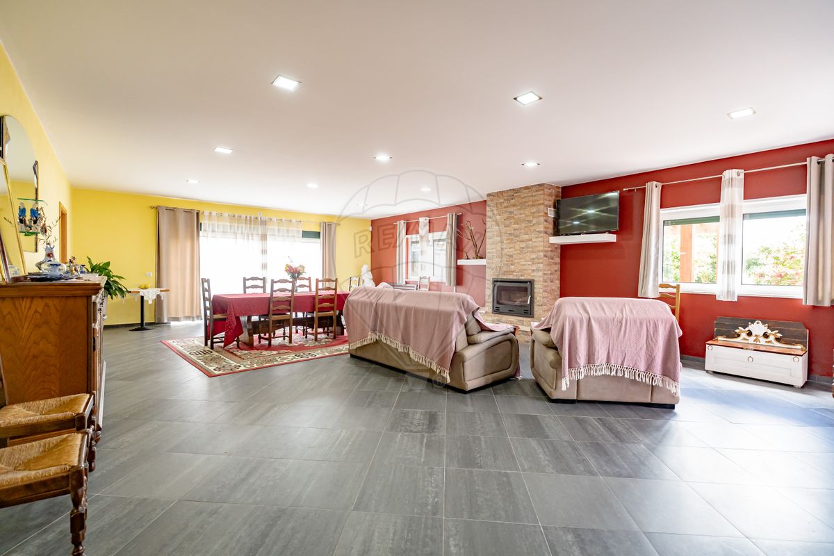 listing 126111027-33 picture-0
