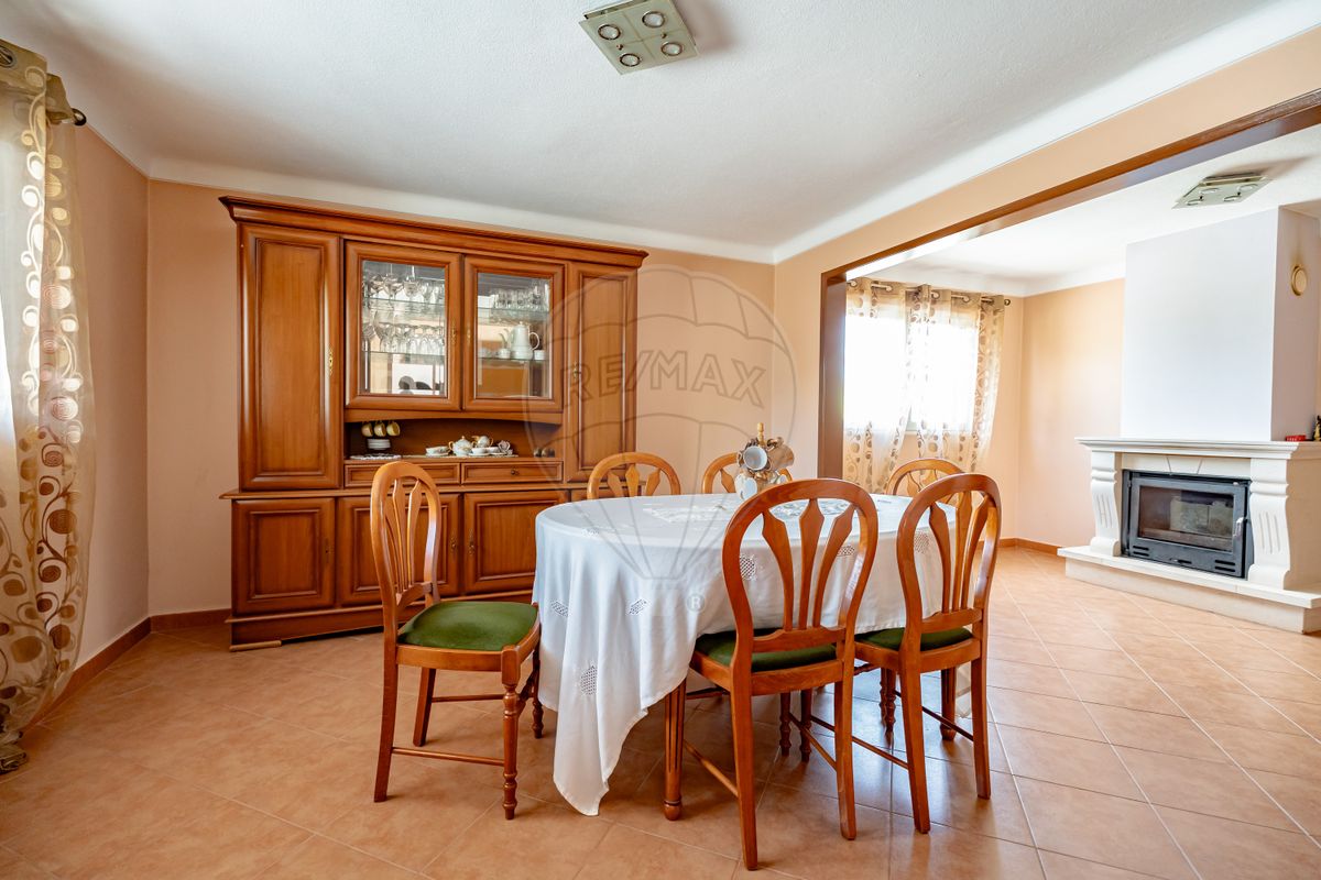 listing 126111027-33 picture-0