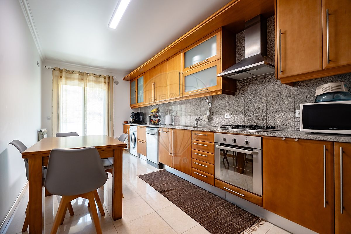listing 126131092-14 picture-0