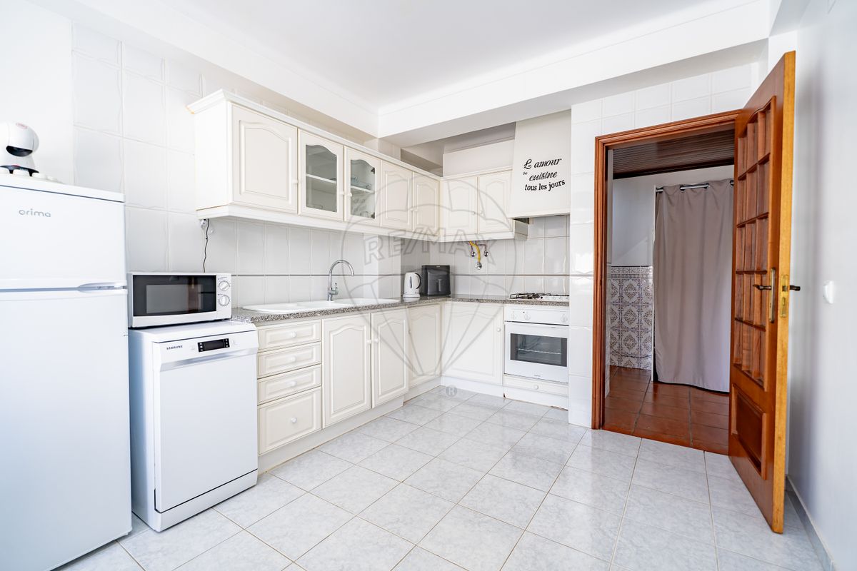listing 126131049-36 picture-0