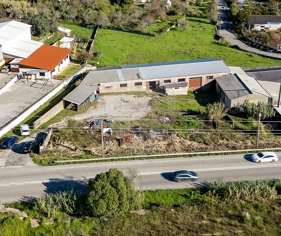 Armazém T3 para venda