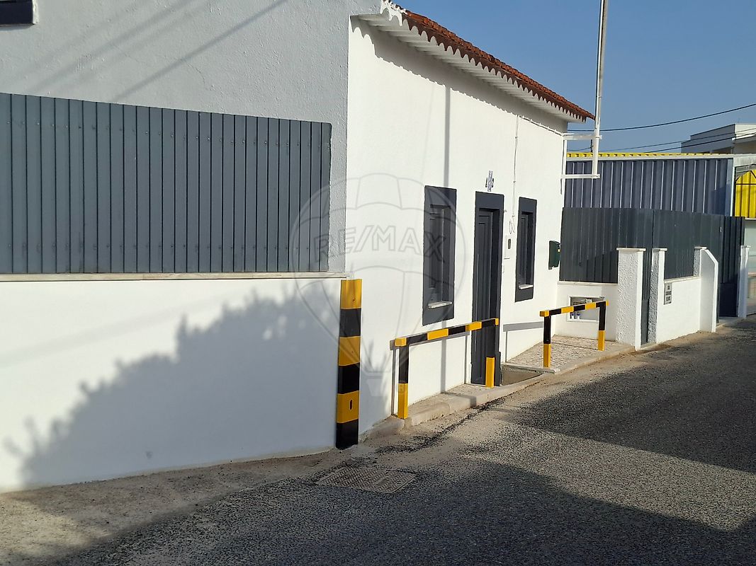 Moradia T2 para arrendar em Alcobaça