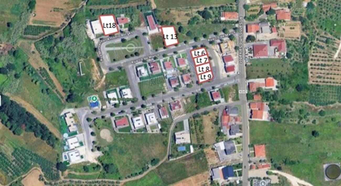 Terreno à venda em Leiria