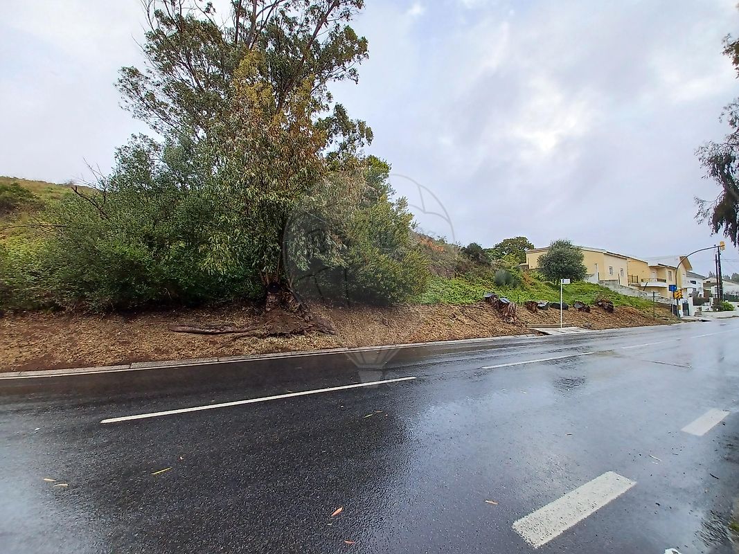 Terreno à venda em Oeiras