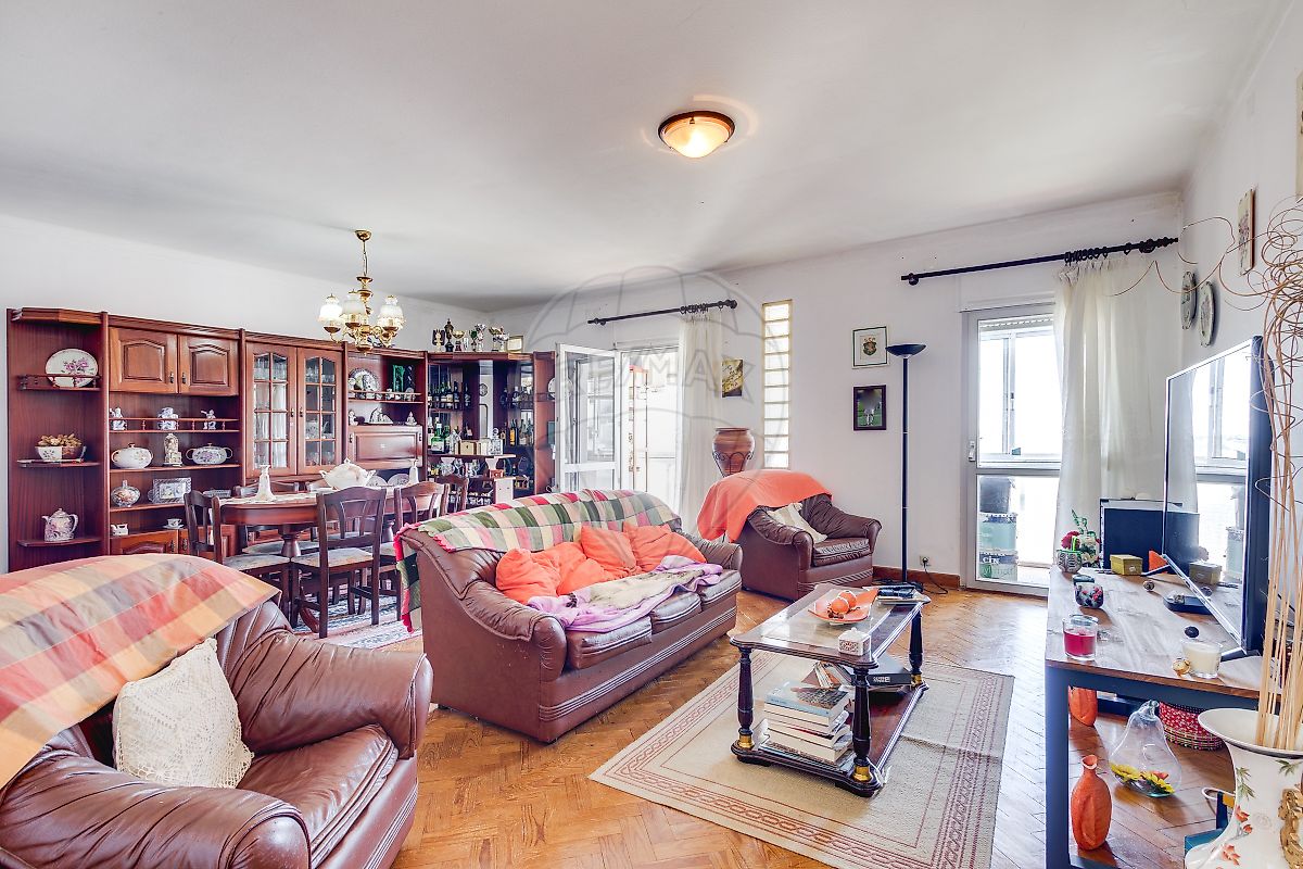 Apartamento T5 à venda em Sintra