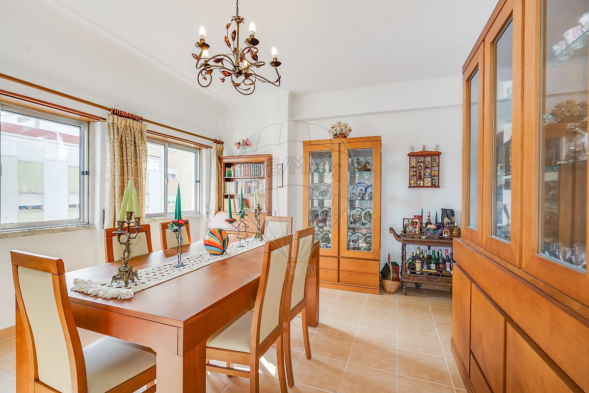 Apartamento T3 - Pontinha e Famões, Odivelas, Lisboa