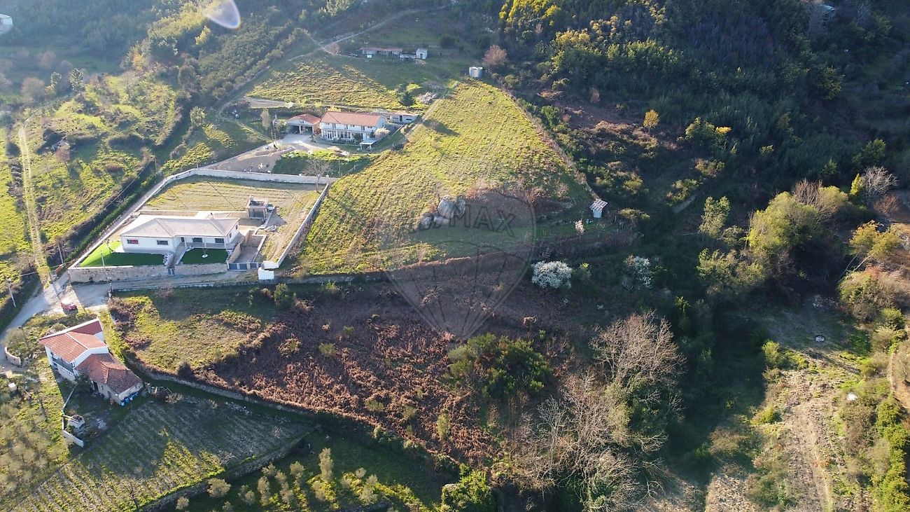 Terreno à venda em Lamego