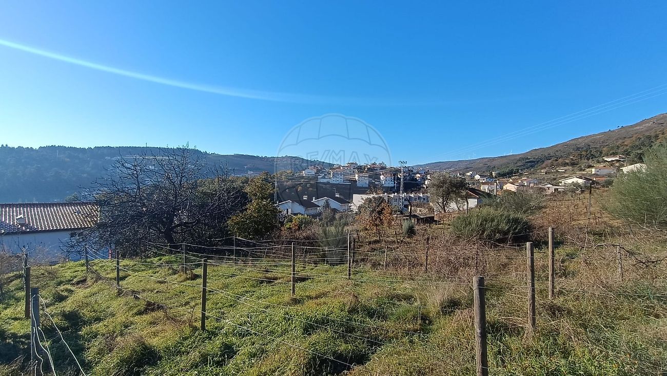 Land for sale in Lamego, Portugal — €80,000