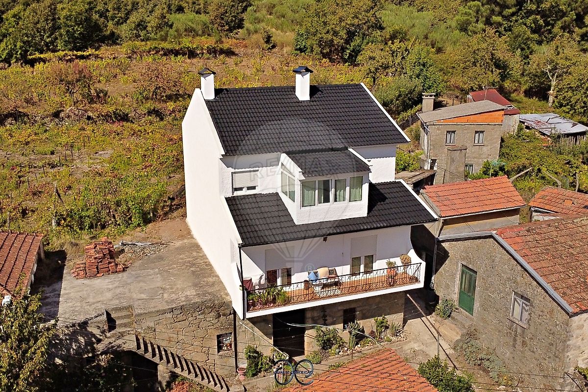 Moradia - Lamego (Almacave e Sé), Lamego, Viseu