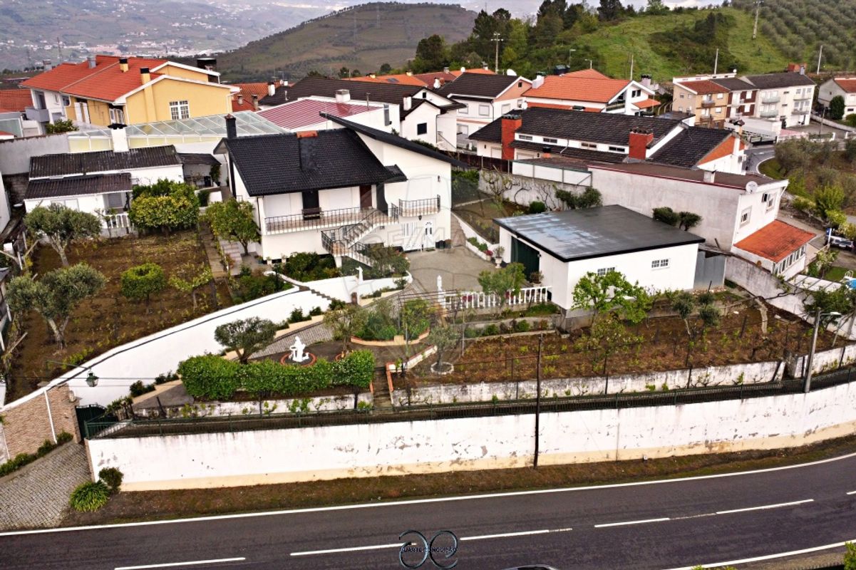 Moradia T4 para venda
