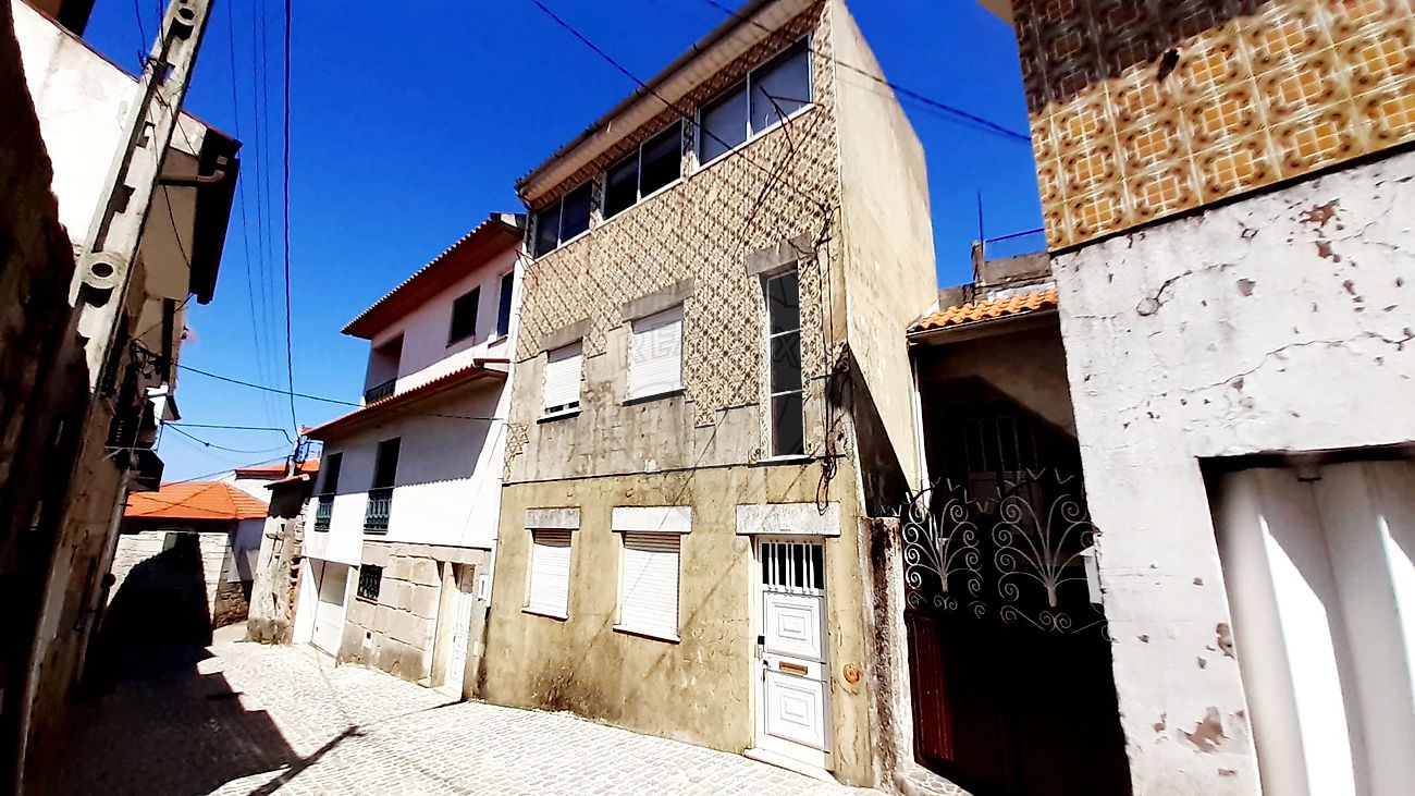 Prédio - Fontelo, Armamar, Viseu