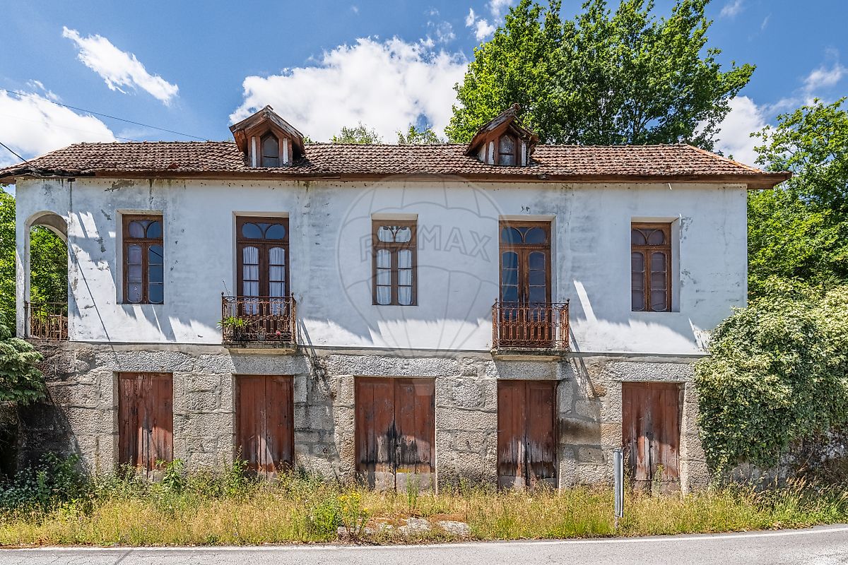 Moradia T4 à venda em Celorico de Basto