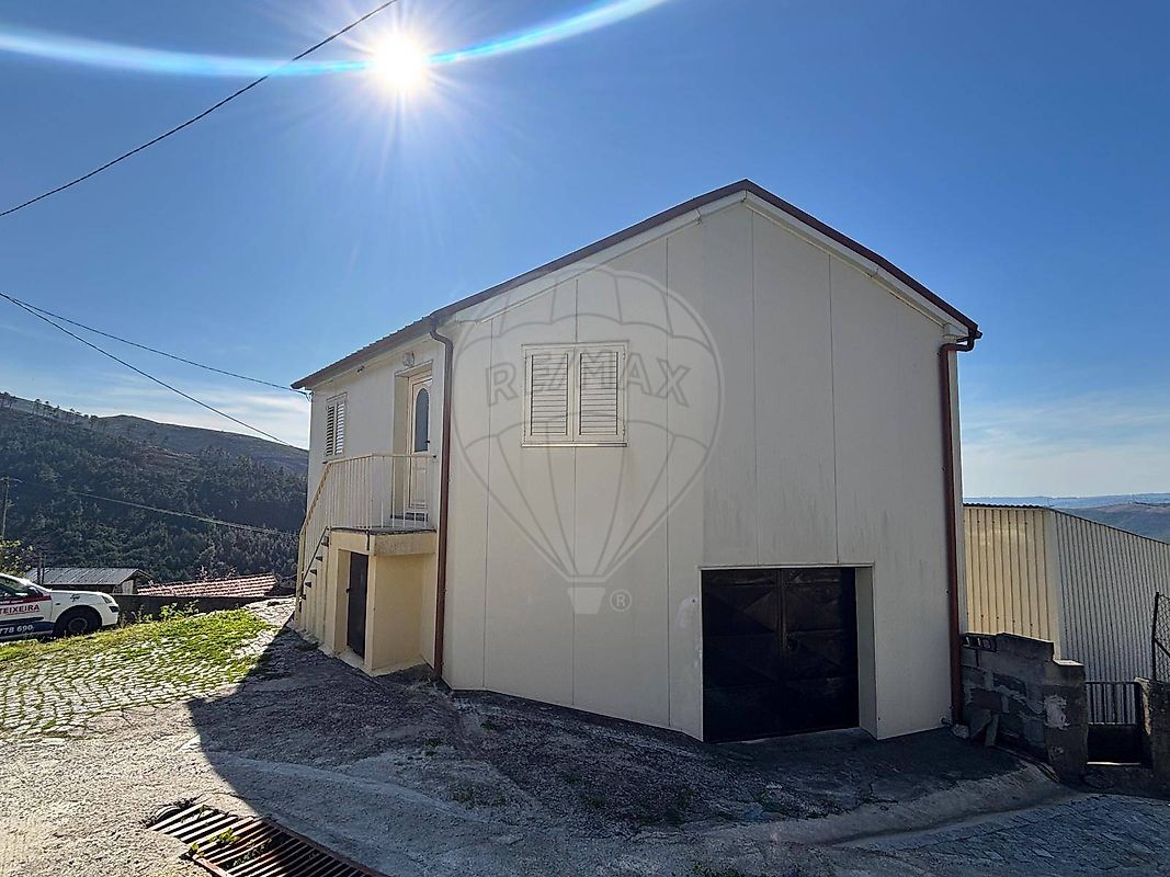 Moradia T2 à venda em Mondim de Basto