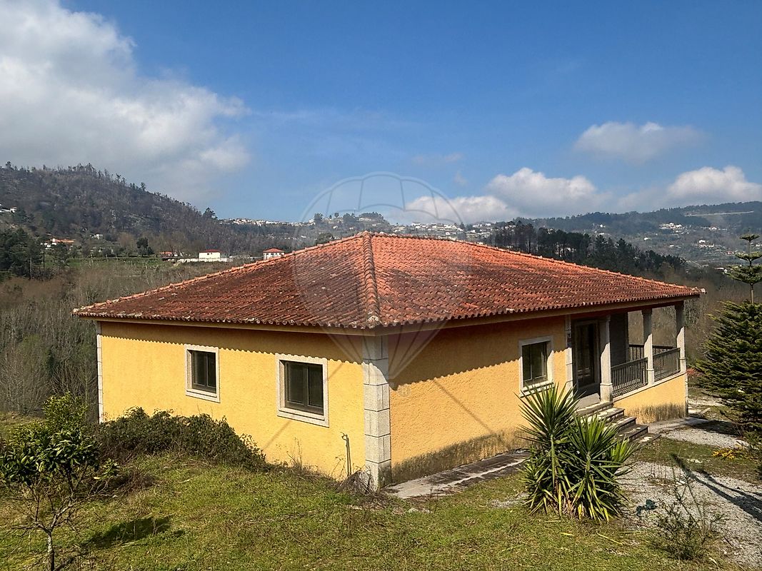 Moradia - Vale de Bouro, Celorico de Basto, Braga