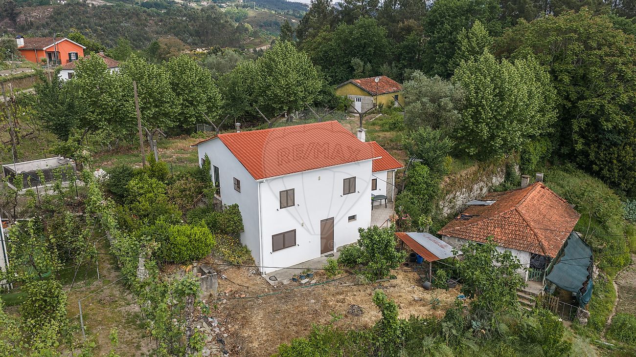 Moradia - Veade, Gagos e Molares, Celorico de Basto, Braga