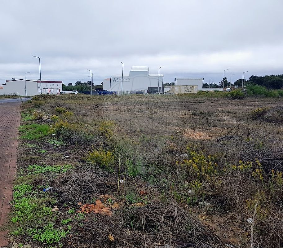 Terreno à venda em Santiago do Cacém