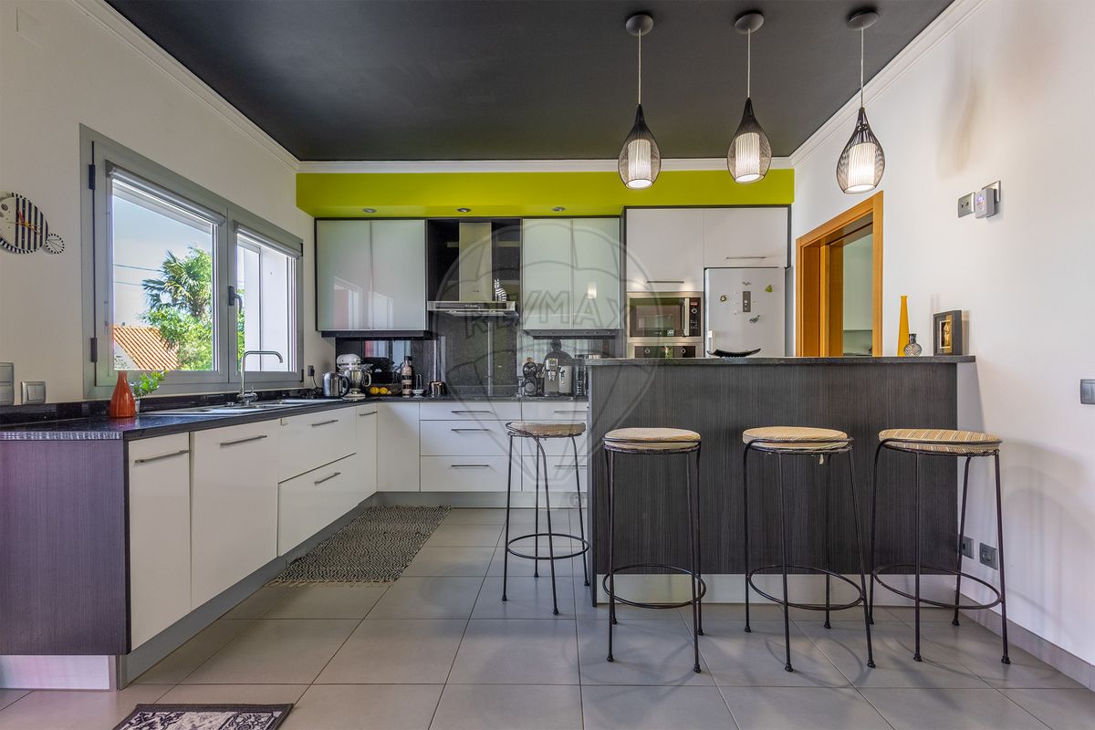 listing 126261135-32 picture-0