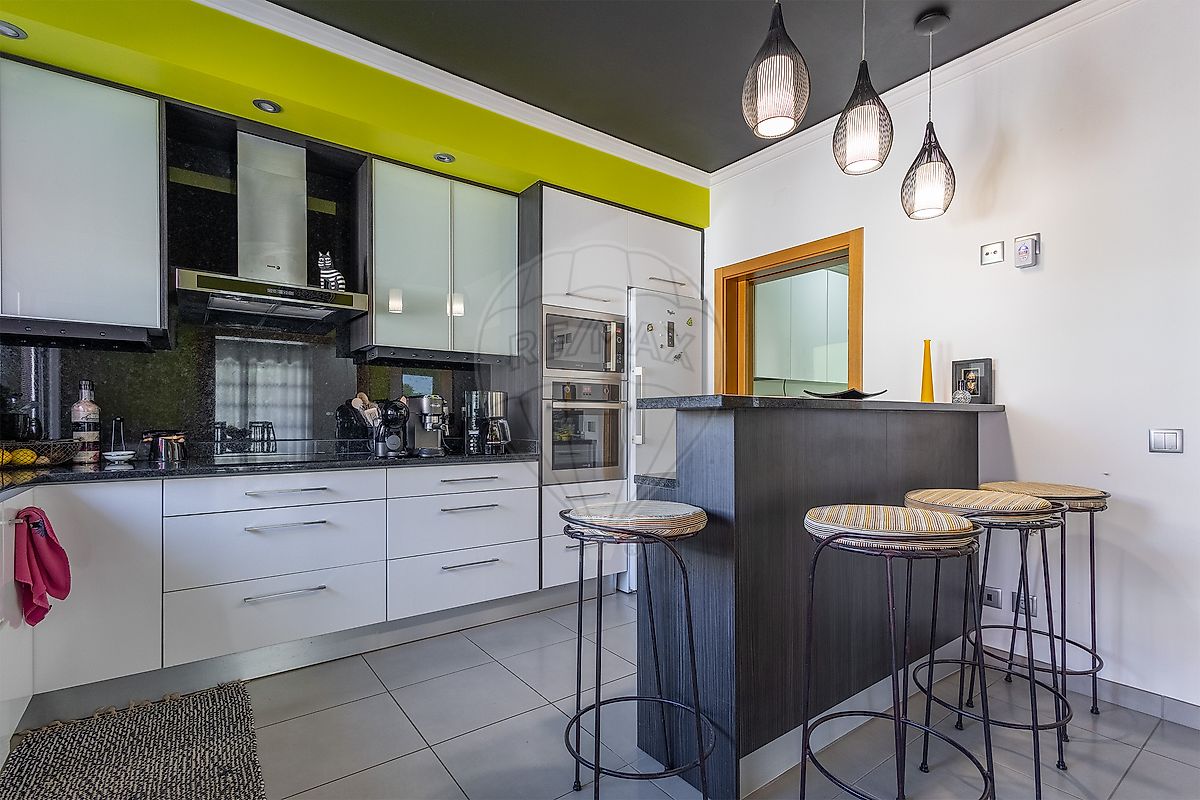 listing 126261135-32 picture-0