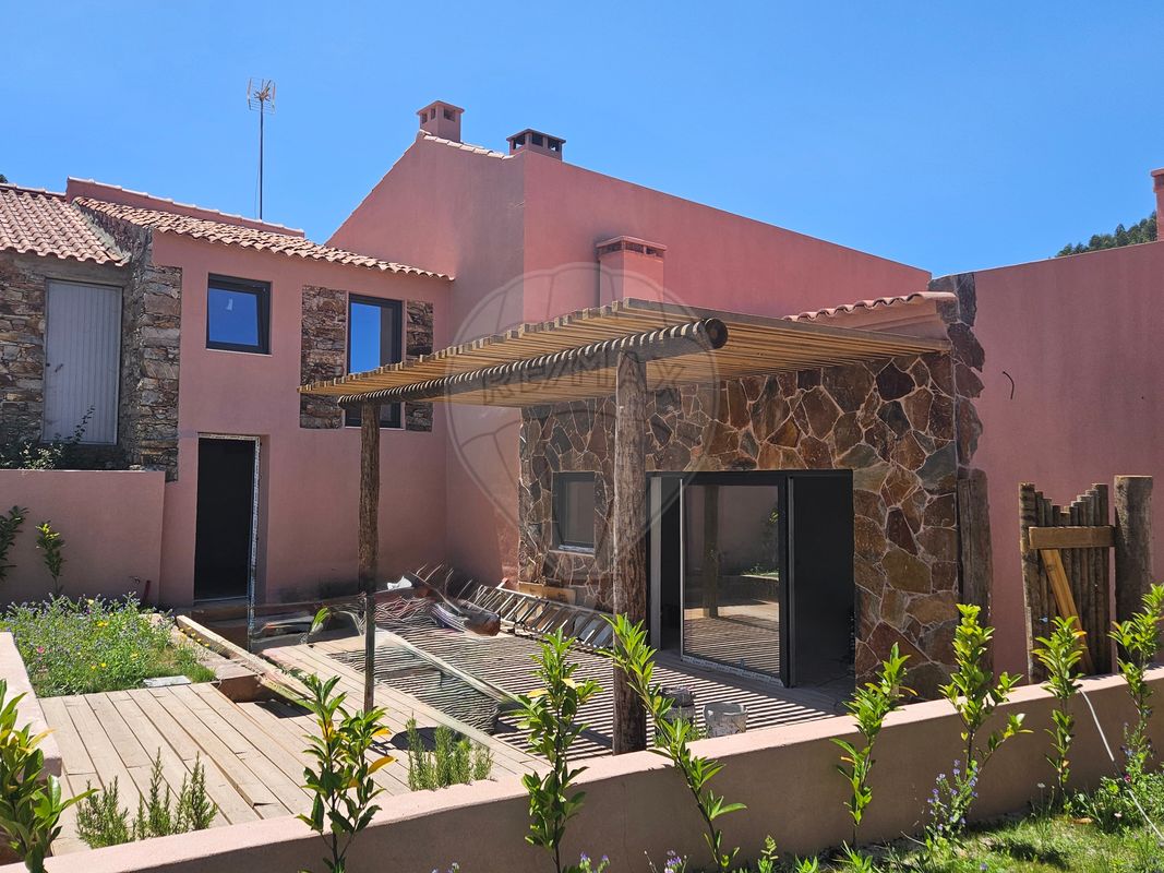 listing 126261048-75 picture-0