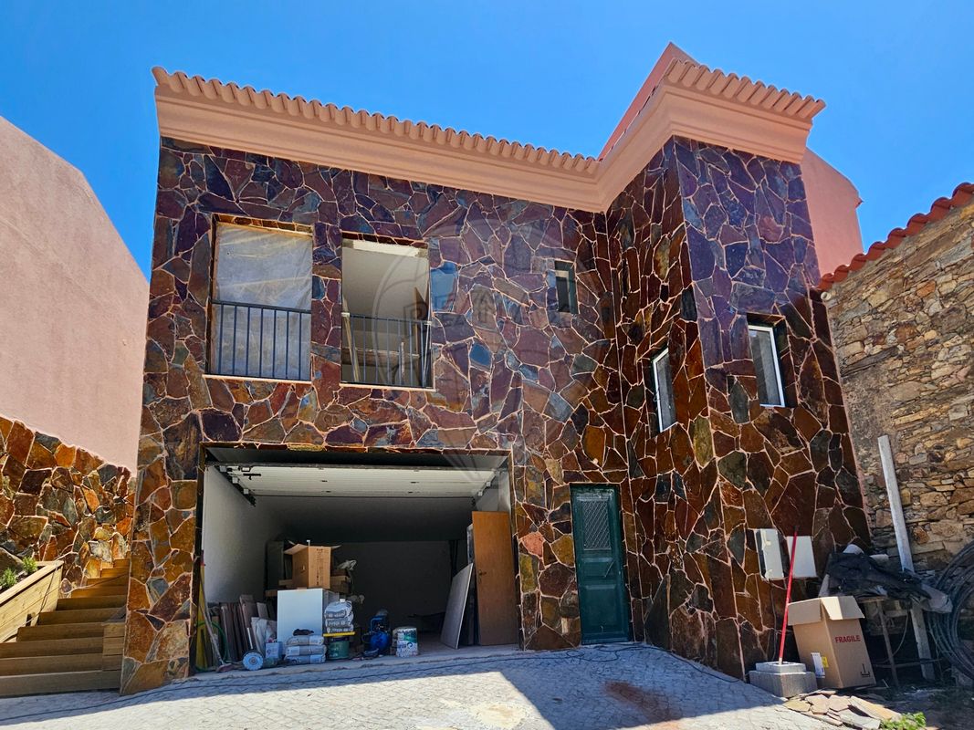 listing 126261048-75 picture-0