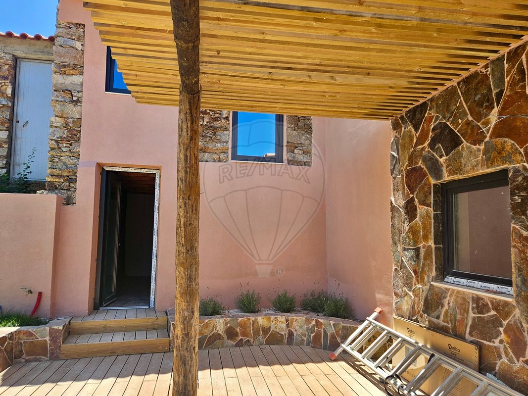 listing 126261048-75 picture-0