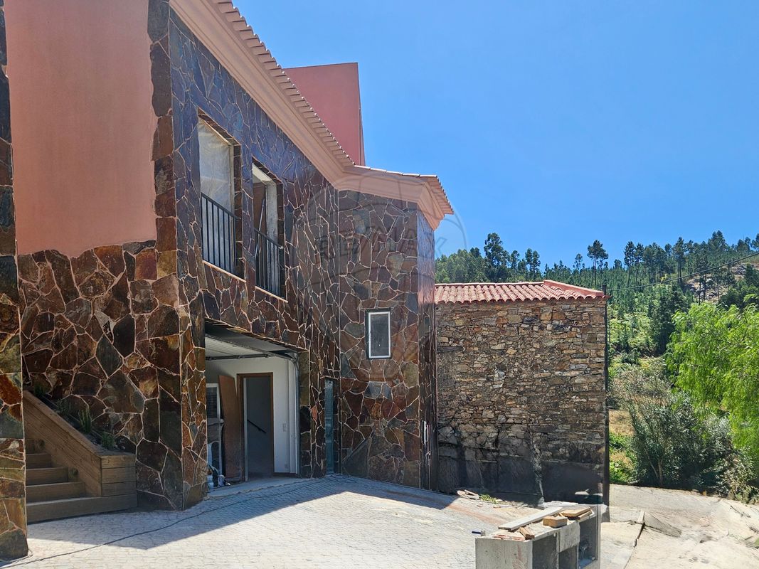 listing 126261048-75 picture-0