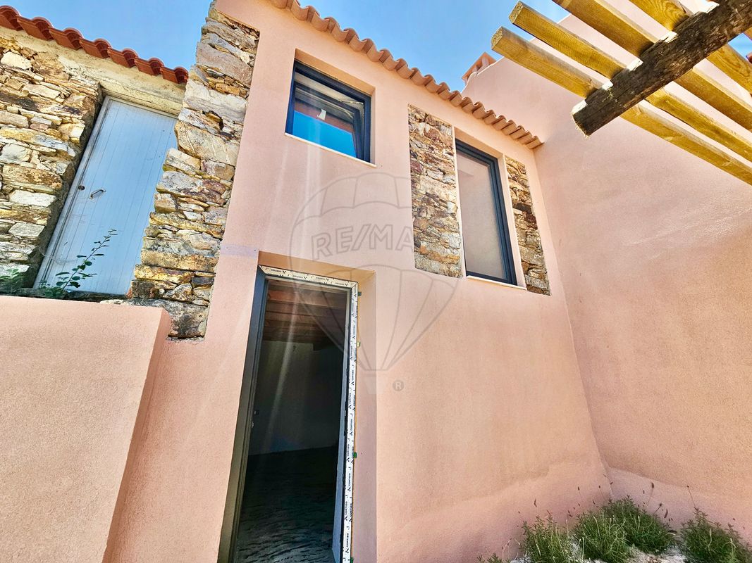 listing 126261048-75 picture-0
