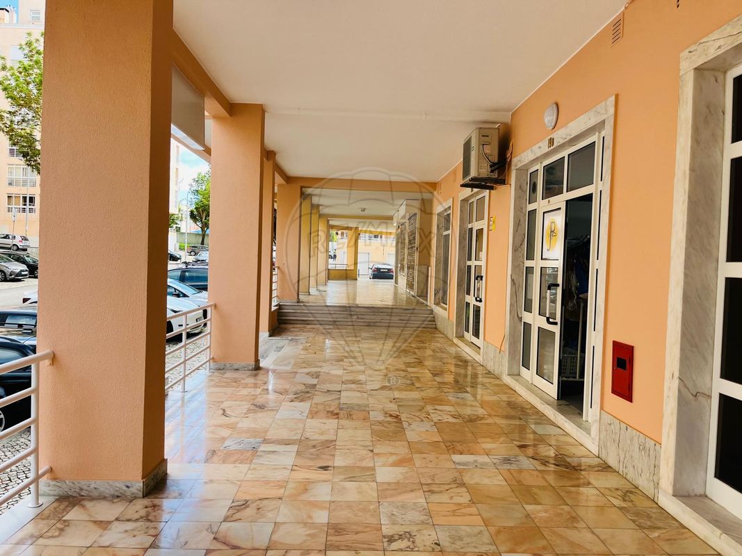 listing 126261044-75 picture-0