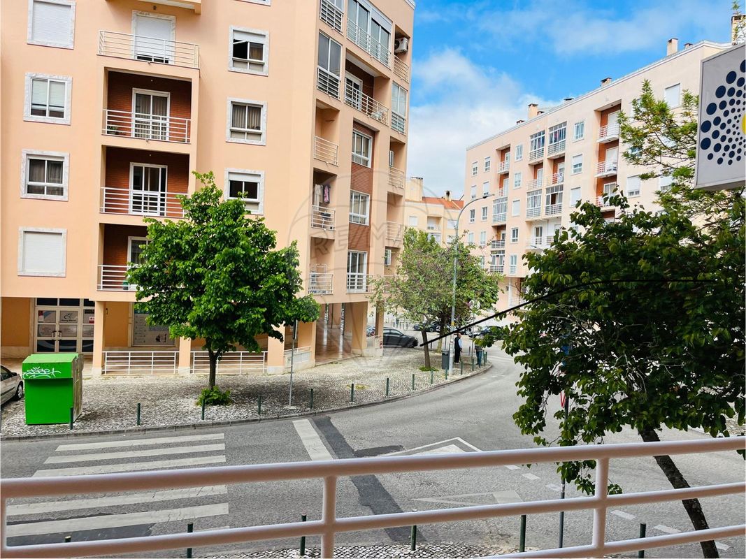 listing 126261044-75 picture-0