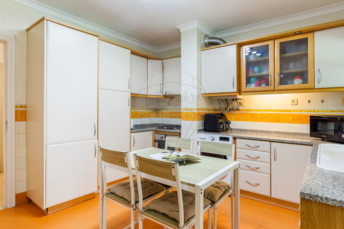 listing 126261044-74 picture-0
