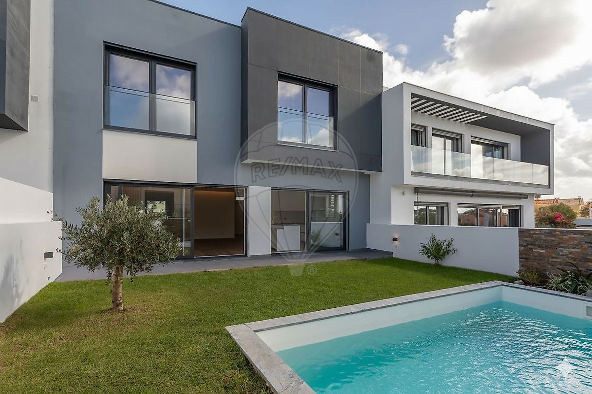 Moradia T4 à venda em Sintra