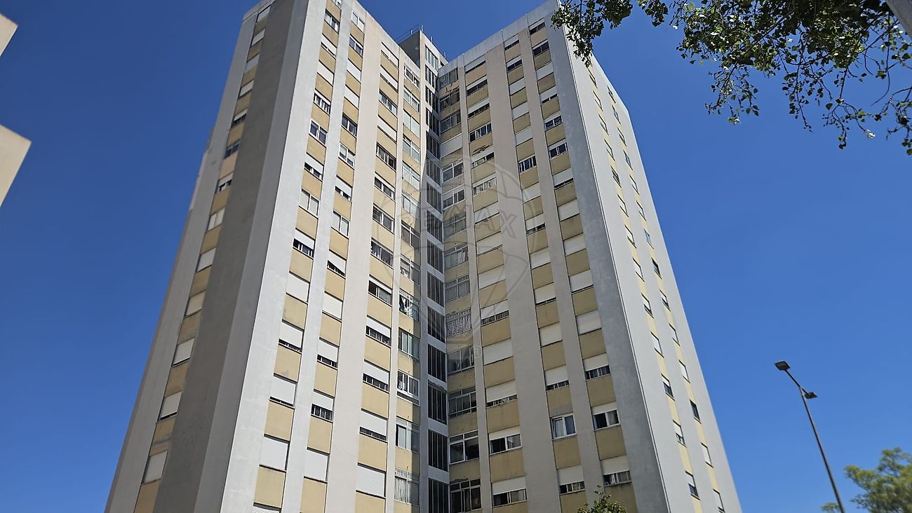 Apartamento T4 à venda em Loures