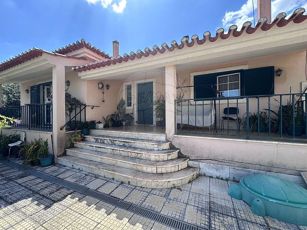 Moradia T4 para venda