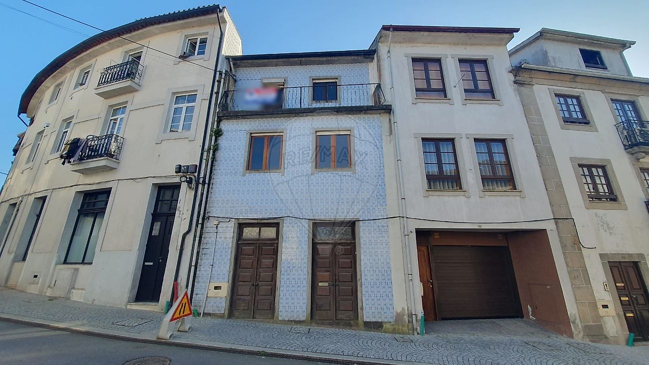 Prédio - Barcelinhos, Barcelos, Braga