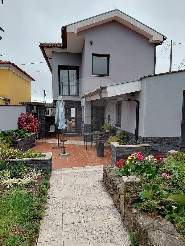 Apartamento T3 à venda em Barcelos